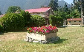 Swiss Chalets Motel Hope Bc 2*